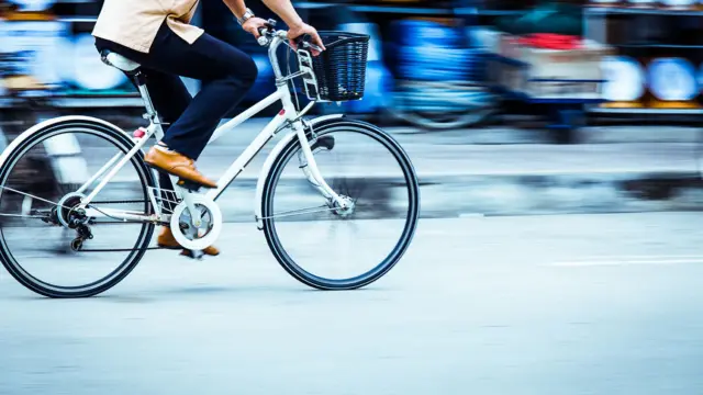 Därför är cykeln ditt smartaste pendlingsval – tid, pengar och hälsa i ett