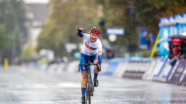 19-time Paralympic gold medallist Dame Sarah Storey retires