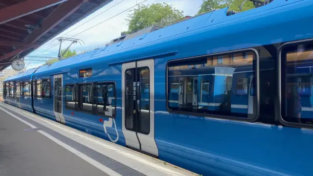Från 17 augusti: Ta med cykeln på Roslagsbanan och Lidingöbanan – men bara utanför rusningstid